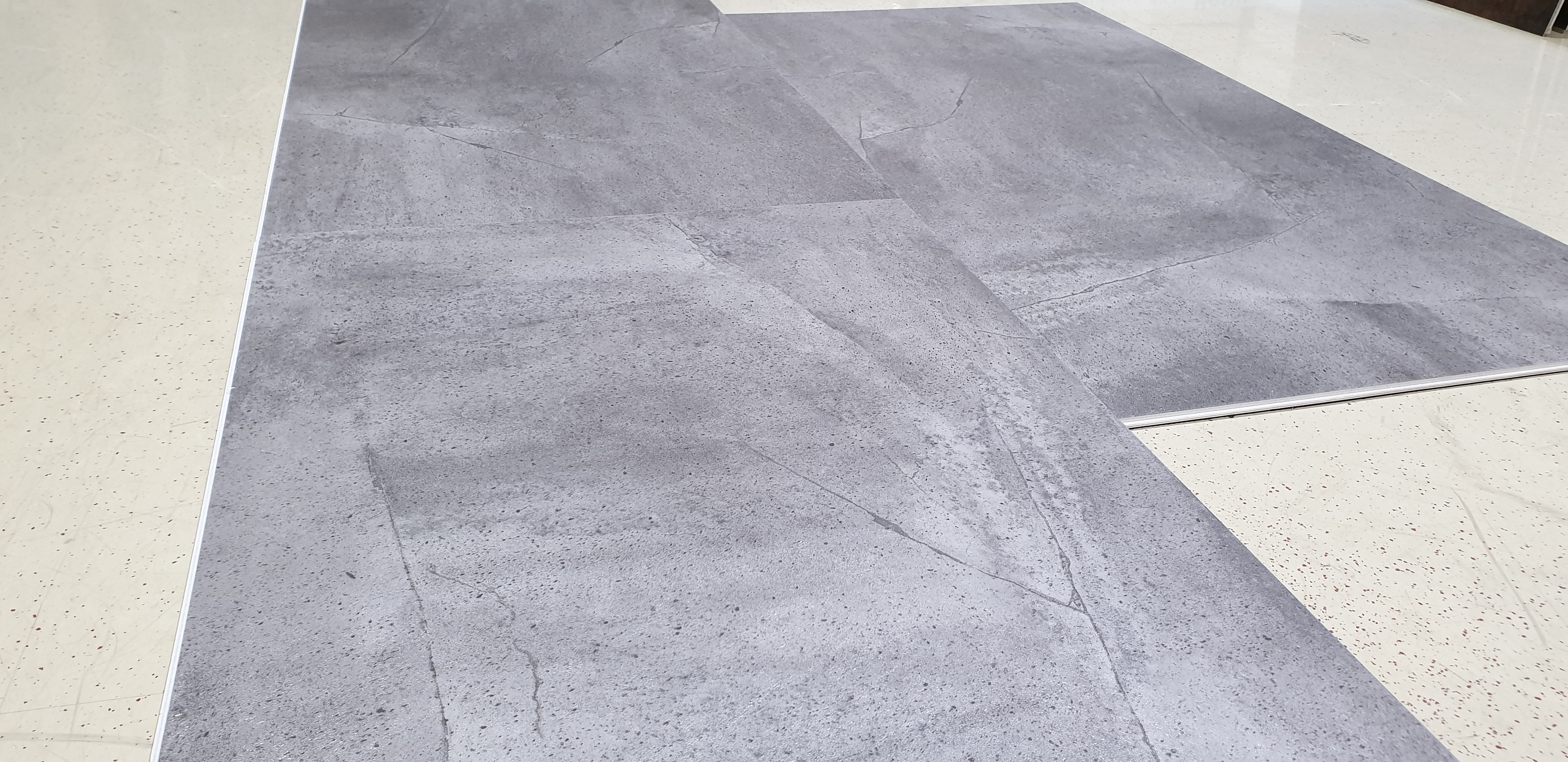Vinylboden Fliesenoptik Concrete Grey integrierte Trittschallunterlage ...